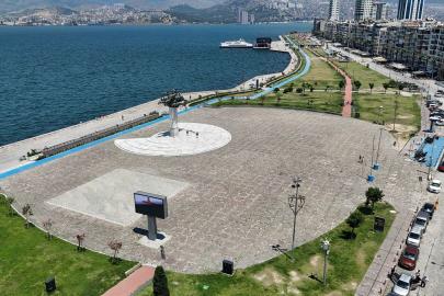 İzmir'de Kordon boş kaldı