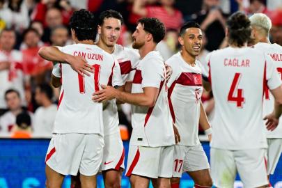 Bizim Çocuklar Arizona'da kampa girdi: İlk rakip Avustralya