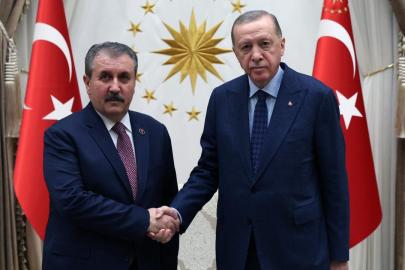 Cumhurbaşkanı Erdoğan, BBP Genel Başkanı Destici'yi tebrik etti