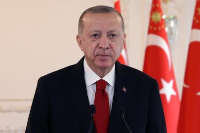 Cumhurbaşkanı Erdoğan'dan Aziz Yıldırım'a tebrik telefonu