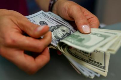 Dolar, yen karşısında 40 yılın en yüksek seviyesini gördü