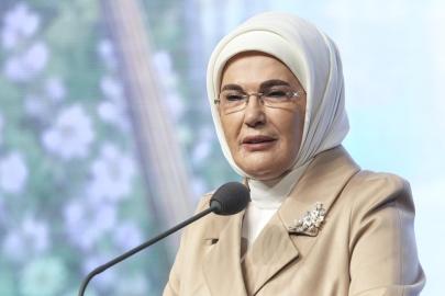 Emine Erdoğan'dan deprem bölgesi ve başarı vurgulu paylaşım