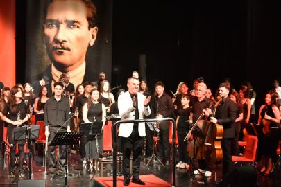 Kepez'de müziğin ustaları ve genç yetenekler aynı sahnede