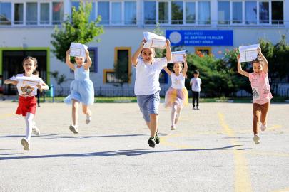 Yaklaşık 18 milyon öğrenci cuma günü karne heyecanı yaşayacak
