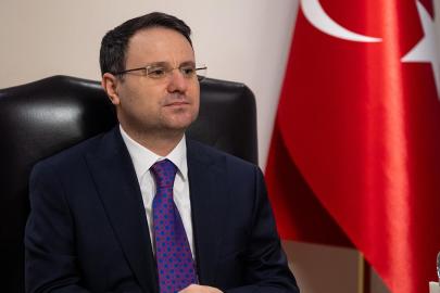 Bakan Gürlek tazminat davasından kazandığı 150 bin lirayı Türk Kızılay'a bağışladı