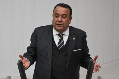 CHP Ankara Milletvekili Adnan Beker, partisinden istifa etti