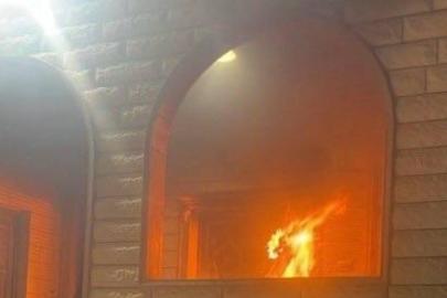 İşgalci İsrailliler, Batı Şeria'da bir cami ile iki evi kundakladı