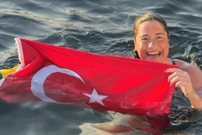 Milli yüzücü Aysu Türkoğlu'ndan rekor