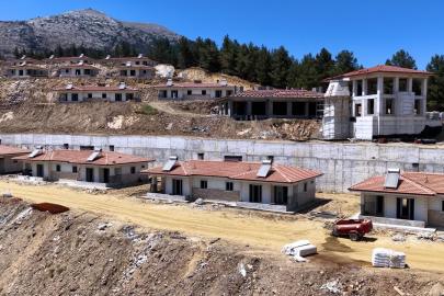 Ödemiş Afet Konutları yangının birinci yılında teslim ediliyor