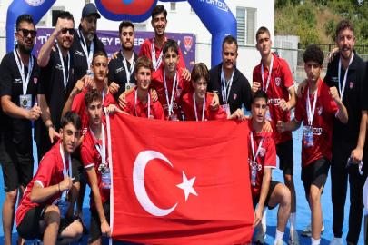 U16 Erkek Hokey Milli Takımımız Avrupa Şampiyonu oldu