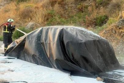 8 milyonluk lüks araç yolda alev alev yandı! 12 saat boyunca söndürülemedi