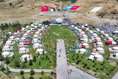 Ahlat’ta Malazgirt coşkusu! 32 bin kişi akın etti, ikinci gün heyecan zirvede