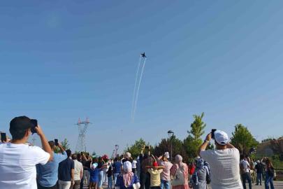 Ahlat’ta SOLOTÜRK gösteri uçusu nefes kesti