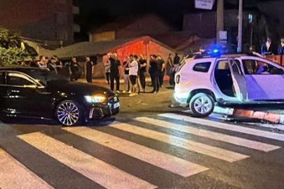 Bartın'da otomobil polis aracıyla çarpıştı: 2 polis yaralı