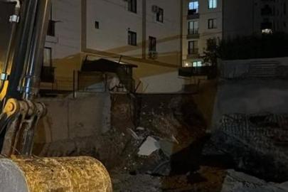Çekmeköy'de inşaatın istinat duvarı çöktü; 5 katlı bina tahliye edildi