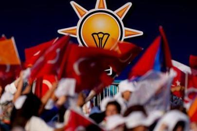 İzmir'de CHP ve diğer partilerden 500 kişi AK Parti'ye katıldı