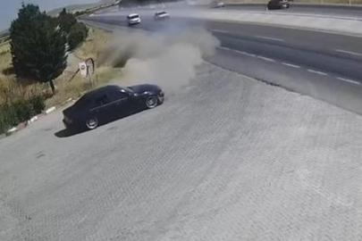 Konya'da feci kaza kamerada! Bir parçadan kaçmak isterken karşı şeride geçti: 2 kişi hayatını kaybetti